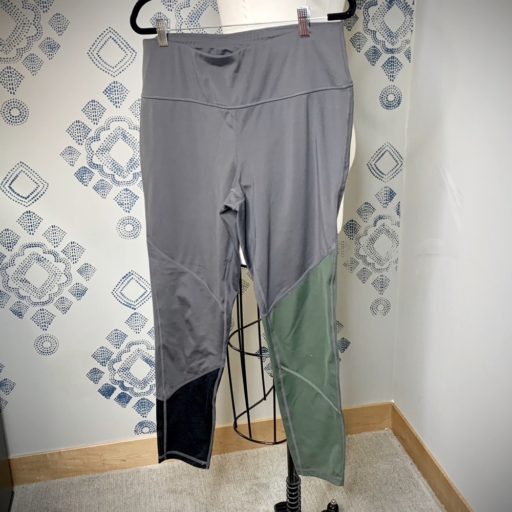 Royal Robbins color block legging